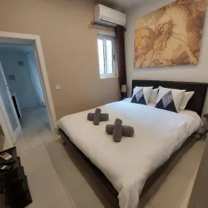 & Cozy - 1 Bedroom La Valletta